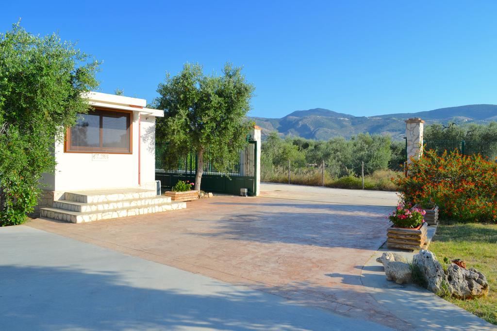 Agriturismo Antichi Ulivi Mattinata Luaran gambar